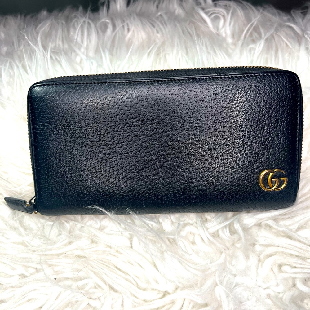 Authentic GUCCI Black Leather Zip Around Leather Wallet